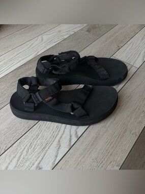 Teva Black Midform Univetsal Sandals with Adjustable Straps size 9